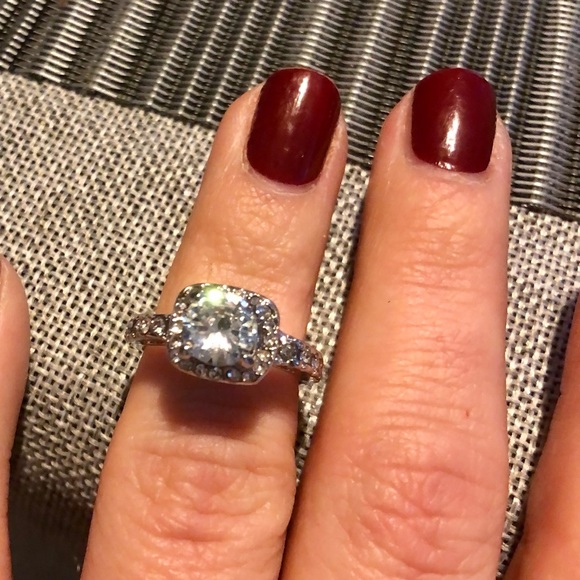 🆕 Beautiful Engagement Ring 💍 - Picture 5 of 6